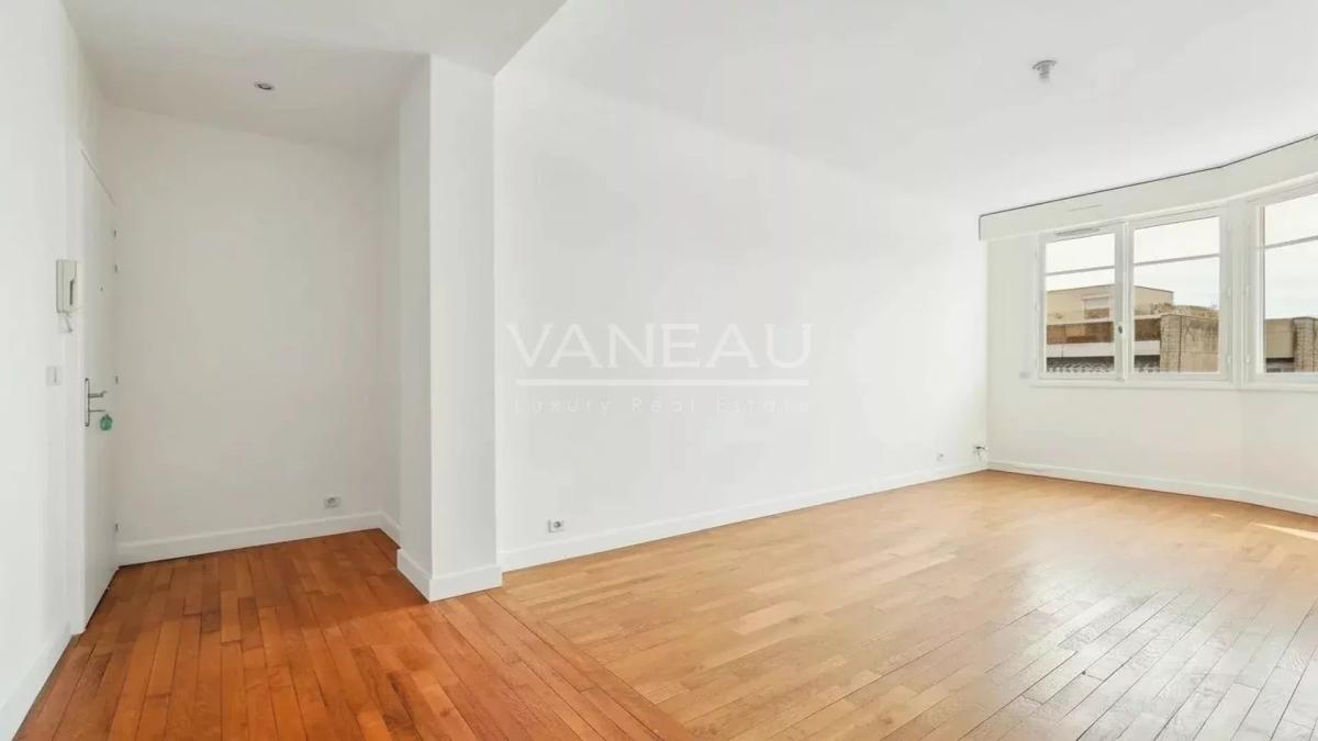 Charme de l'ancien - Deux pièces en étage