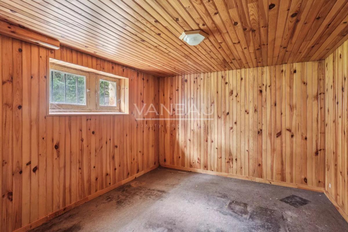 Sceaux (92330) - Villa de six pièces avec jardin fruitier -