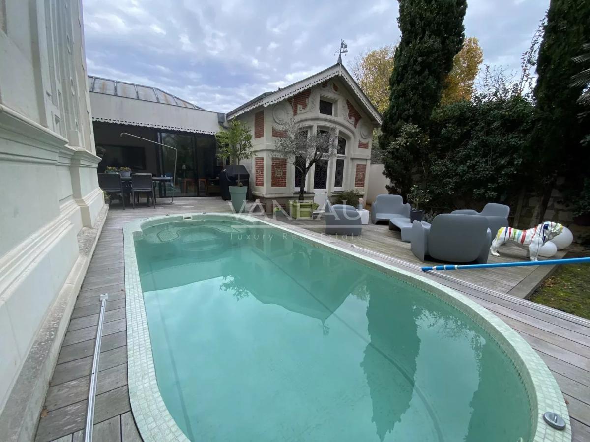 Somptueux Manoir rénové au coeur d' Angers avec piscine