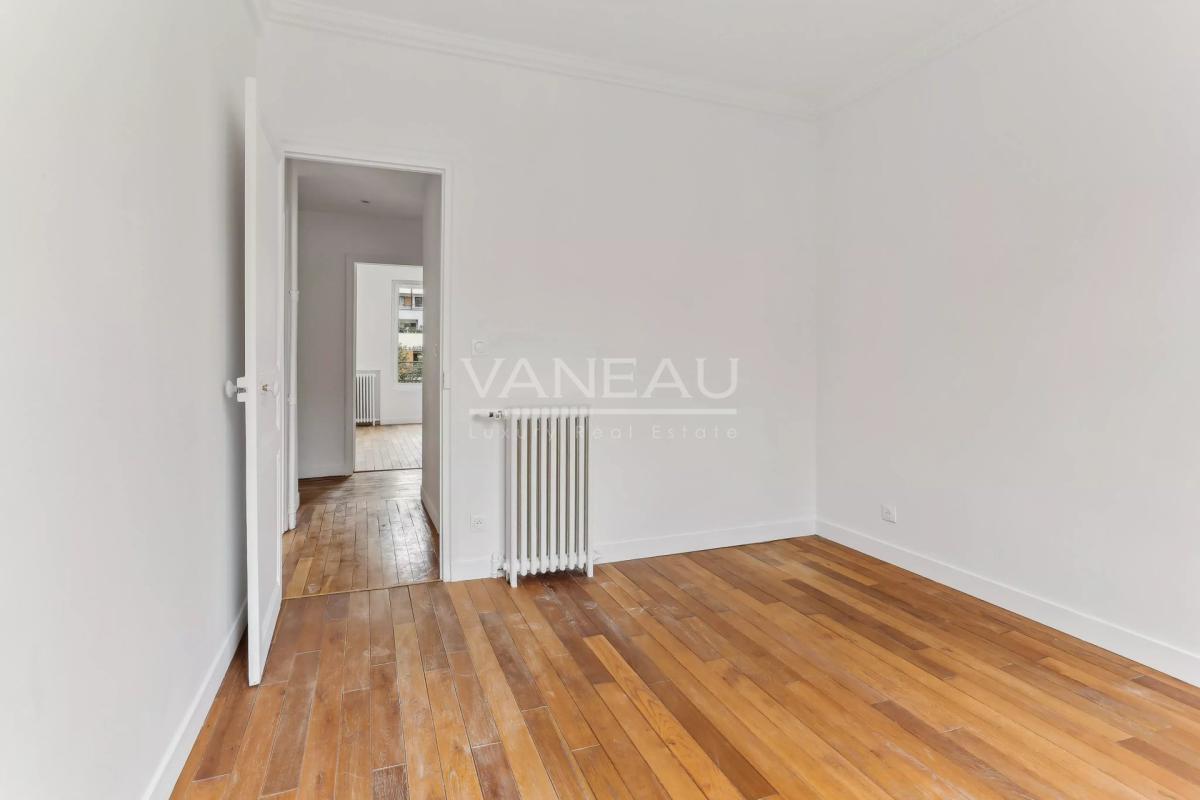 Meudon : Trois pièces refait à neuf,  sans vis à vis