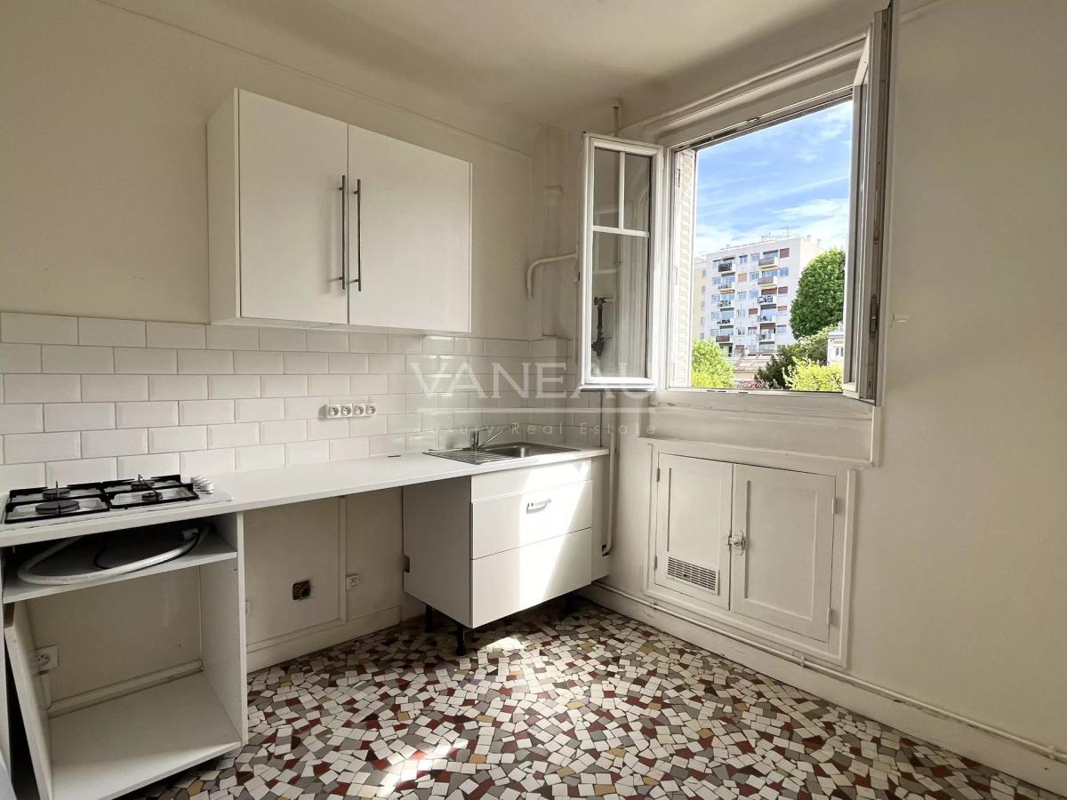 Meudon : deux pièces à rénover, sans vis à vis