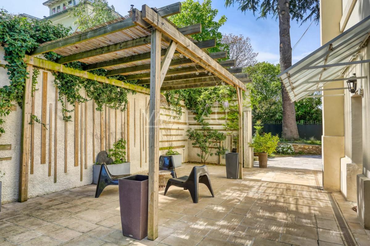 Montmorency – Élégante propriété Mansart d’exception, entièremen