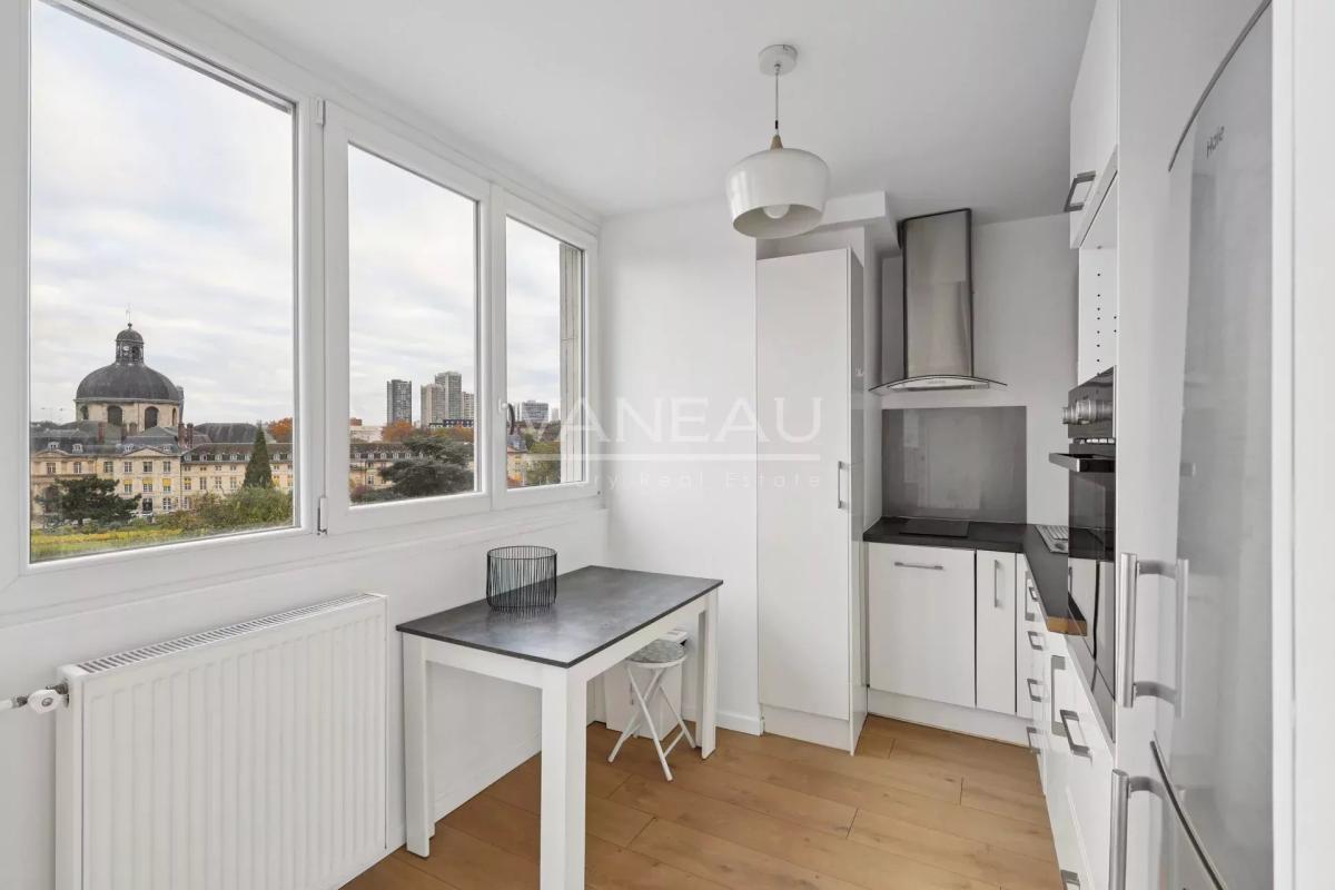 PARIS V - Appartement 2 pièces avec belle vue dégagée