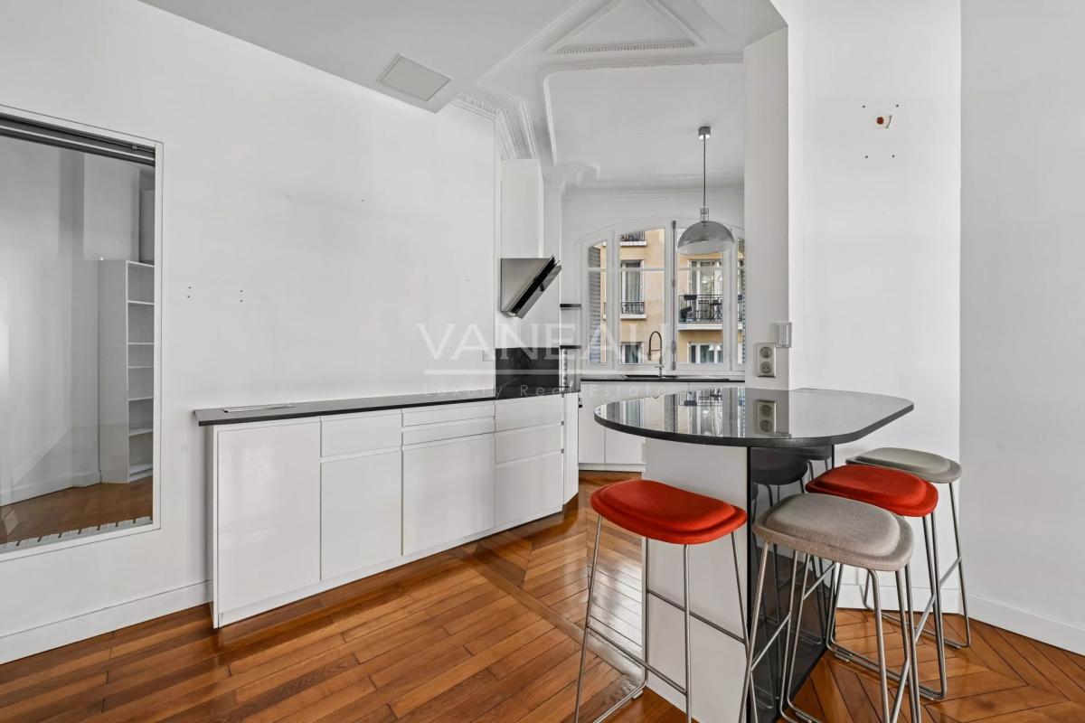 PARIS XVIe - EGLISE D'AUTEUIL - BEL APPARTEMENT FAMILIAL - 4 à 5