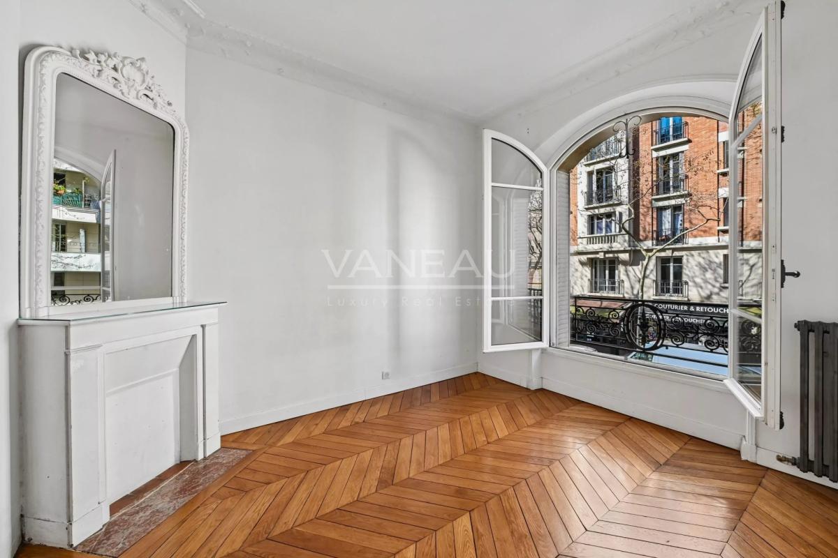 PARIS XVIe - EGLISE D'AUTEUIL - BEL APPARTEMENT FAMILIAL - 4 à 5