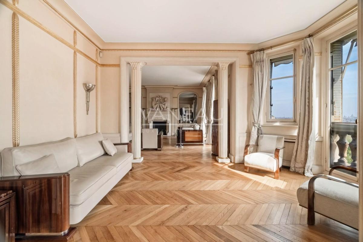 Paris XVIe - Trocadéro - Vue monuments.