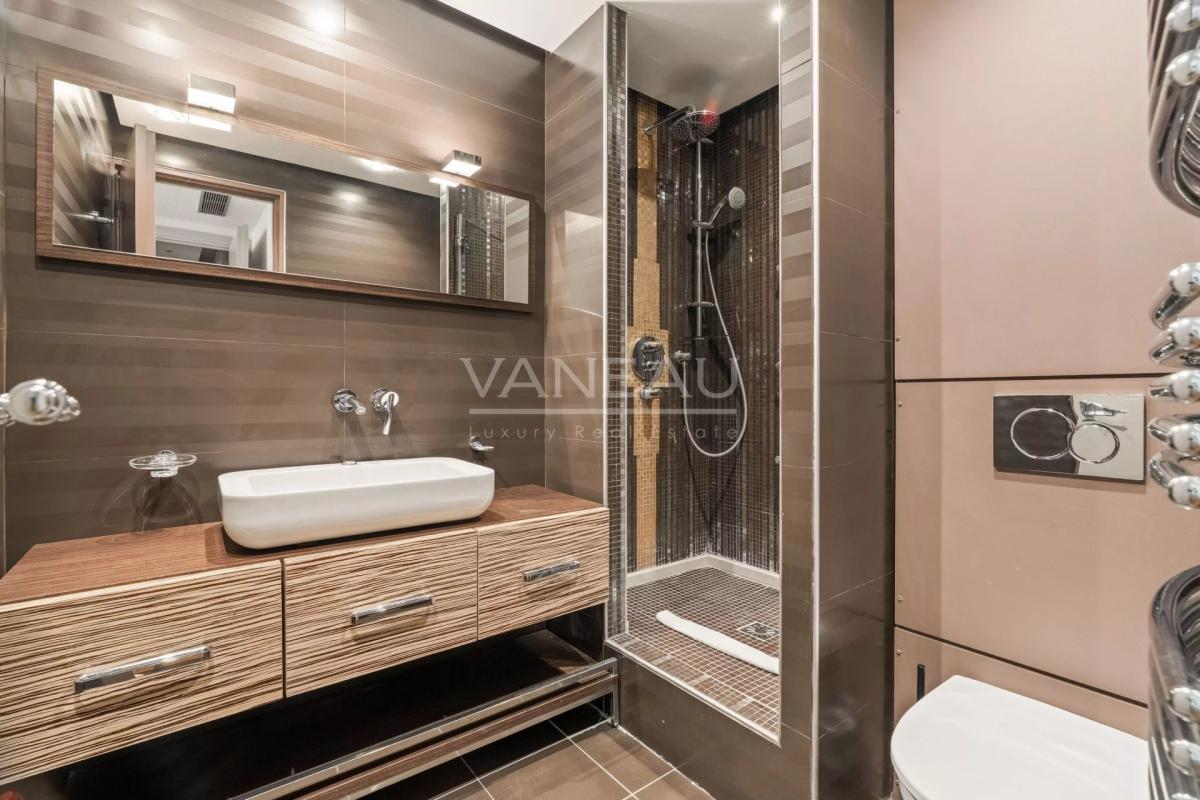 Paris XVIe - Trocadéro - Vue monuments.