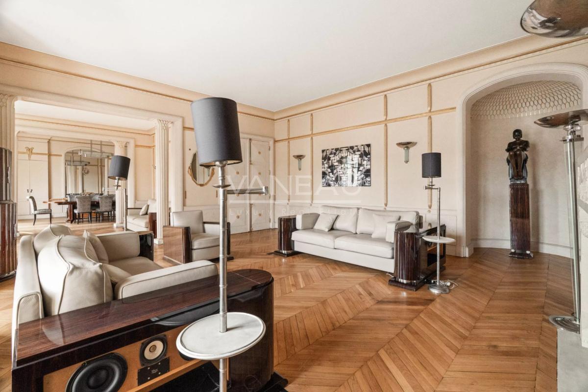 Paris XVIe - Trocadéro - Vue monuments.