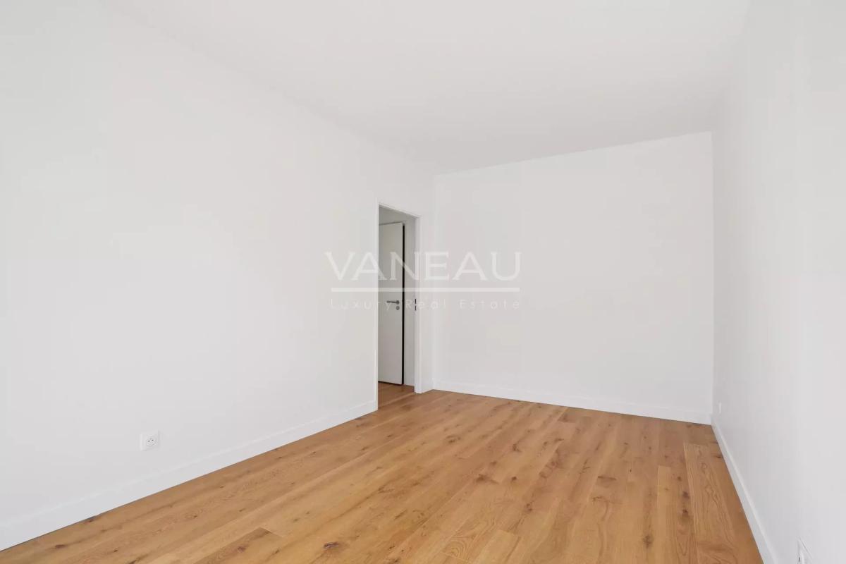 Issy-les-Moulineaux - Appartement familial dernier étage avec te