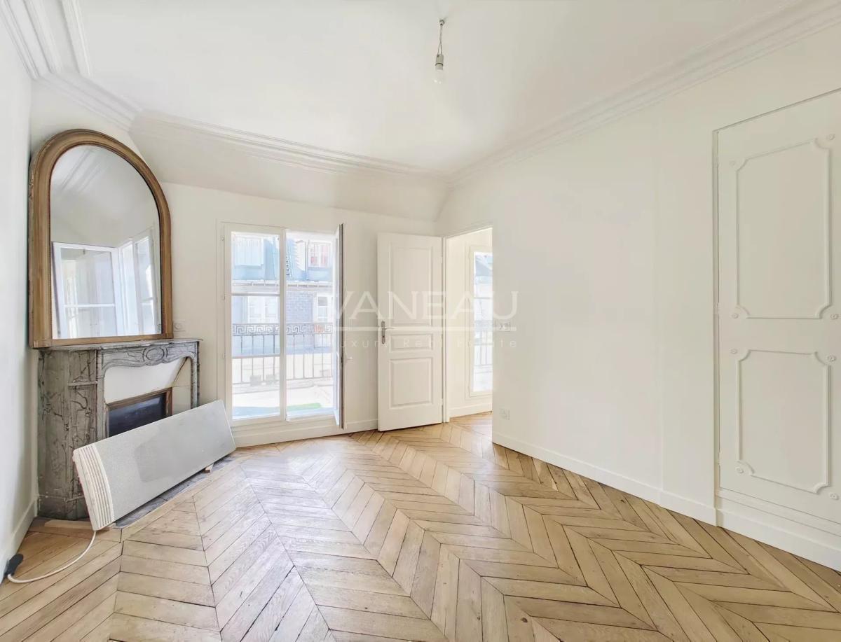 Paris IIe - Montorgueil - Appartement dernier étage avec terrass