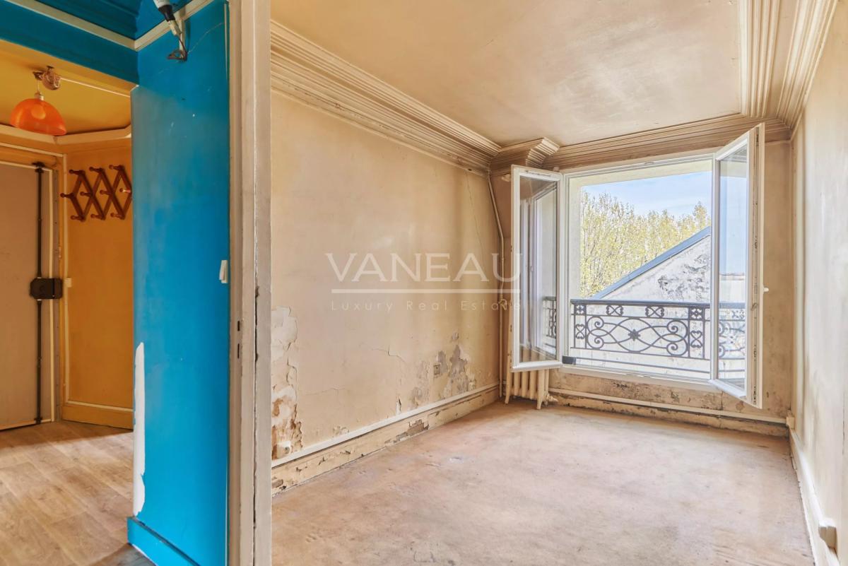 Paris IVe - Saint Paul - Deux pièces dernier étage ascenseur bal