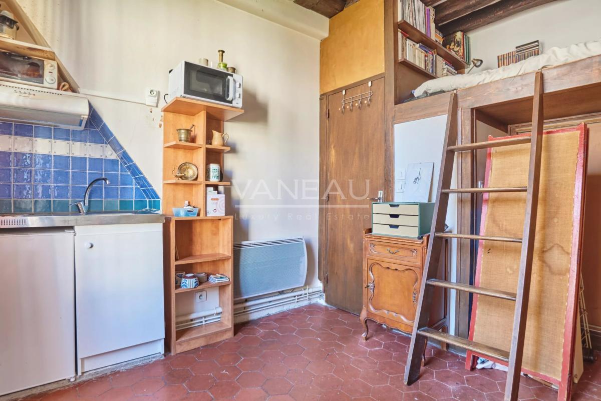 Paris IVe - Place du Marché Sainte-Catherine - Deux pièces lumin