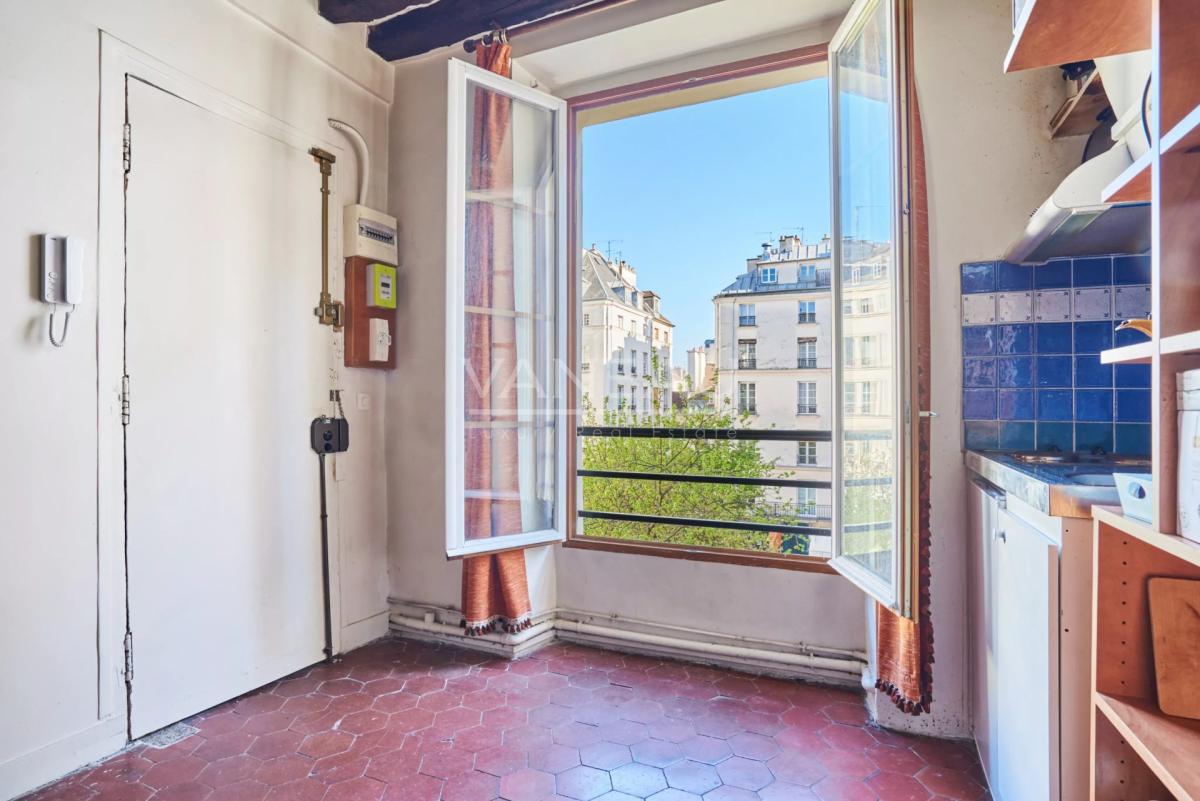 Paris IVe - Place du Marché Sainte-Catherine - Deux pièces lumin