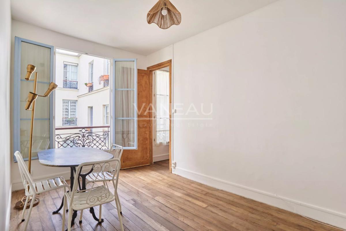 Paris IIIe - Charmant deux pièces - Calme et ensoleillé.