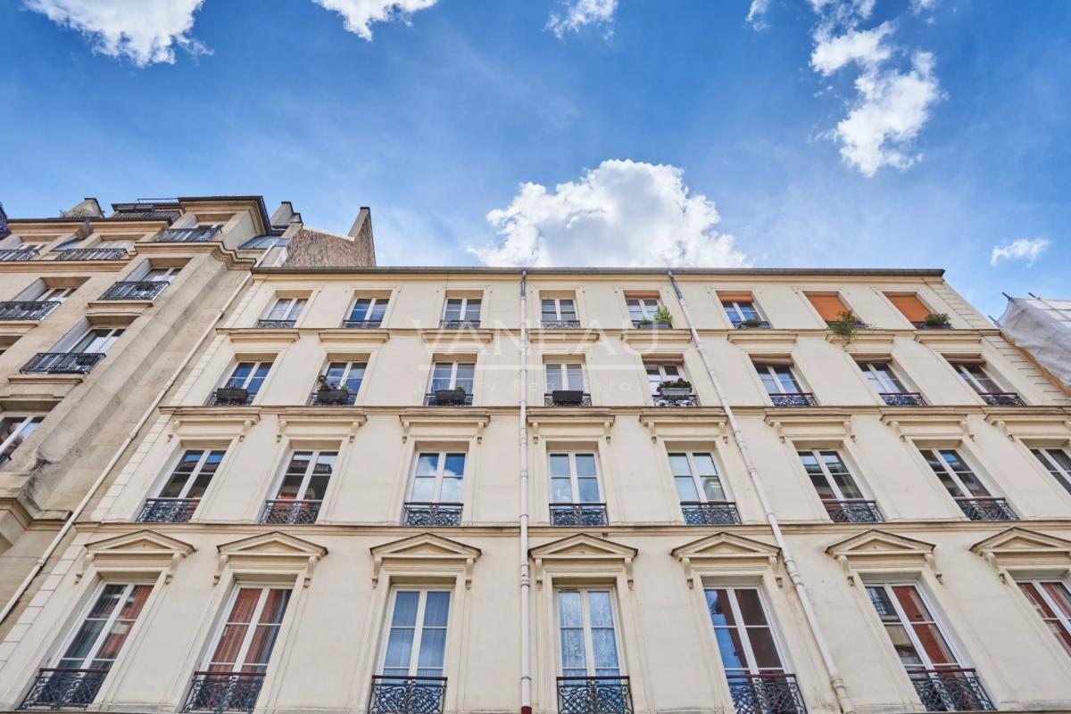 Paris IIIe - Charmant deux pièces - Calme et ensoleillé.