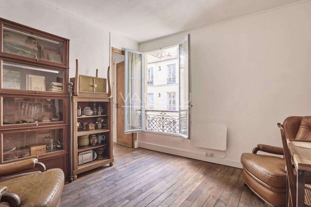 Paris IIIe - Charmant deux pièces - Calme et ensoleillé.