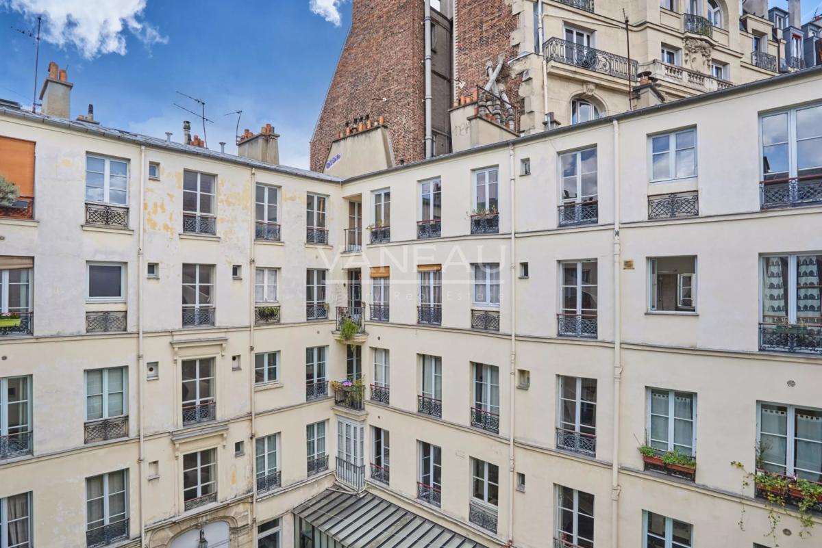 Paris IIIe - Charmant deux pièces - Calme et ensoleillé.