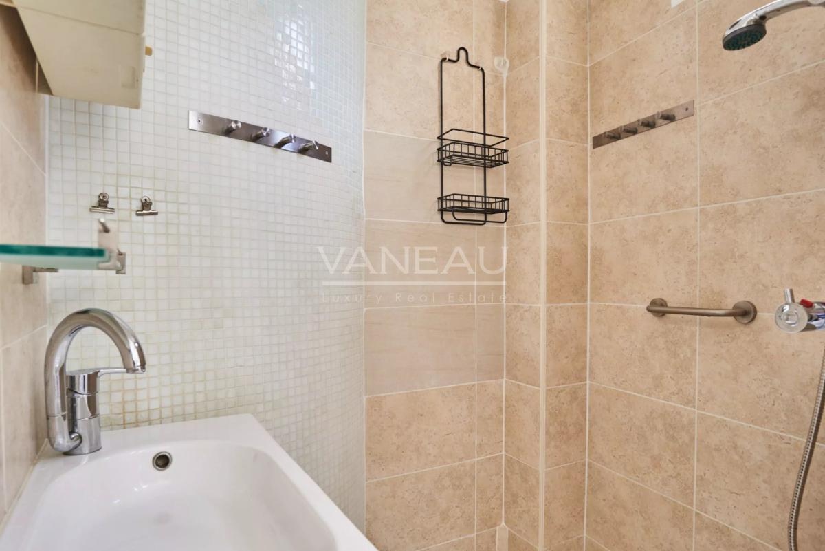 Paris IIIe - Charmant deux pièces - Calme et ensoleillé.