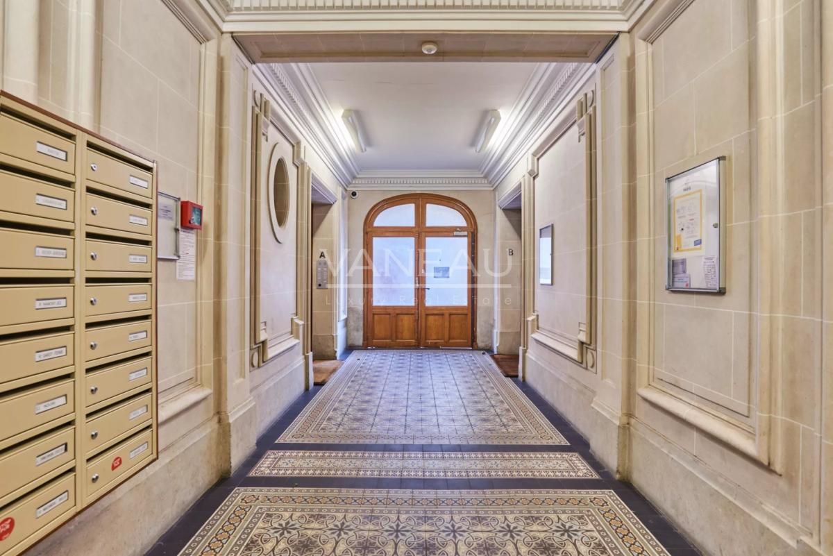 Paris  XIVème - Dernier étage avec ascenseur