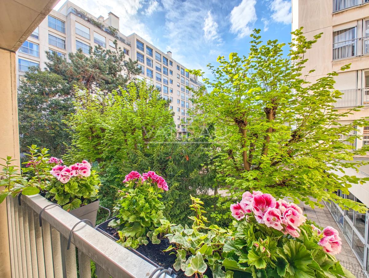 Paris VIe - Luxembourg / Vavin - Studio avec espace nuit vue jardin