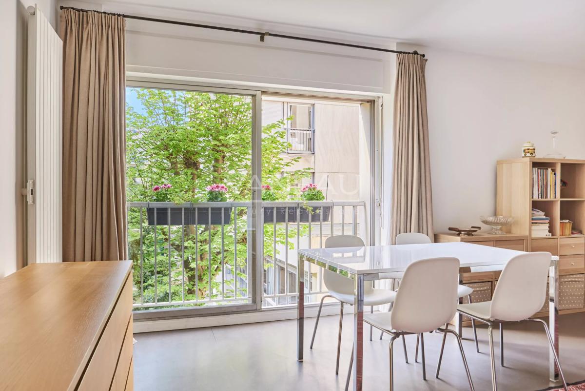 Paris VIe - Luxembourg / Vavin - Studio avec espace nuit vue jardin