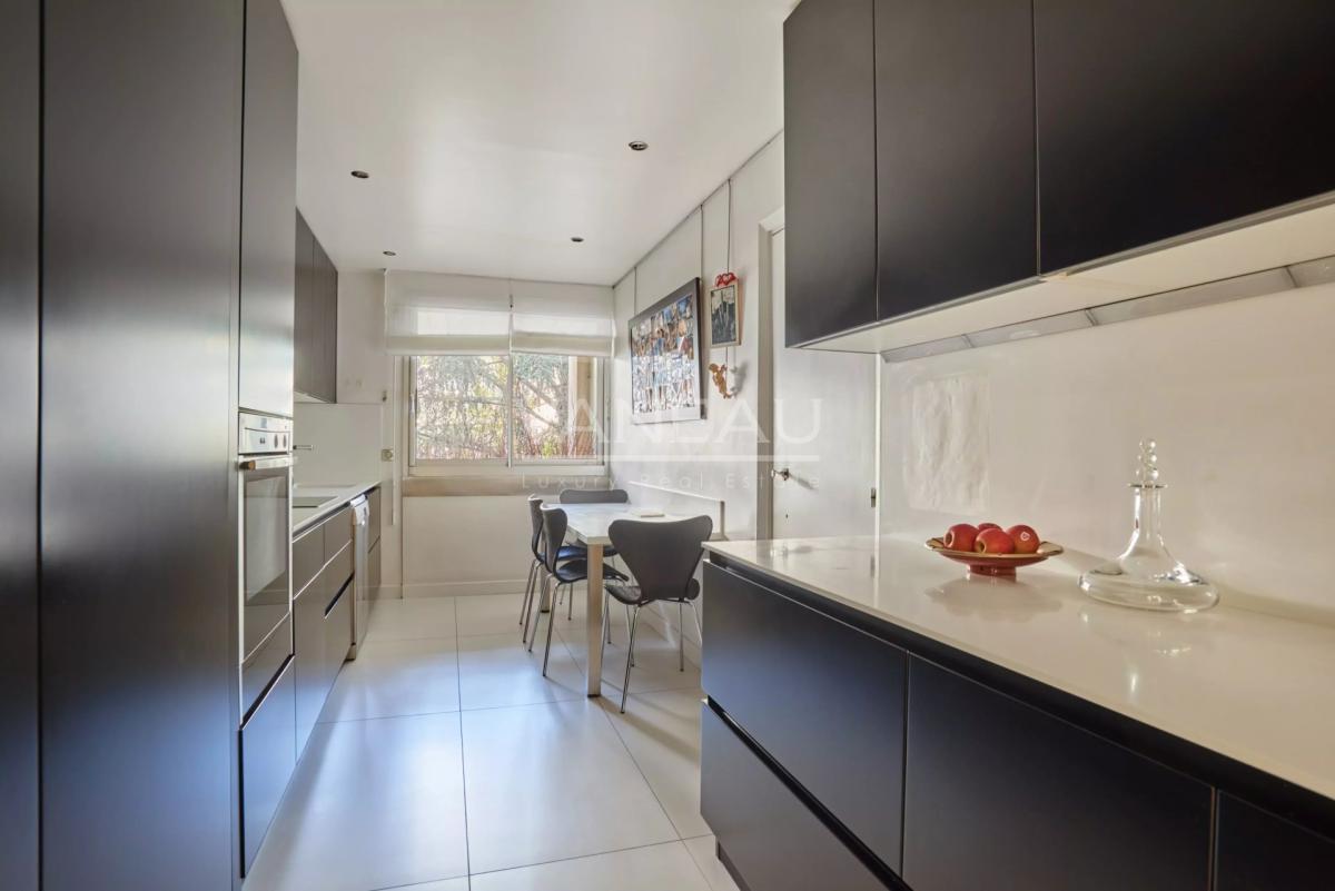 Neuilly-sur-Seine-Hôpital américain-Elégant appartement familial