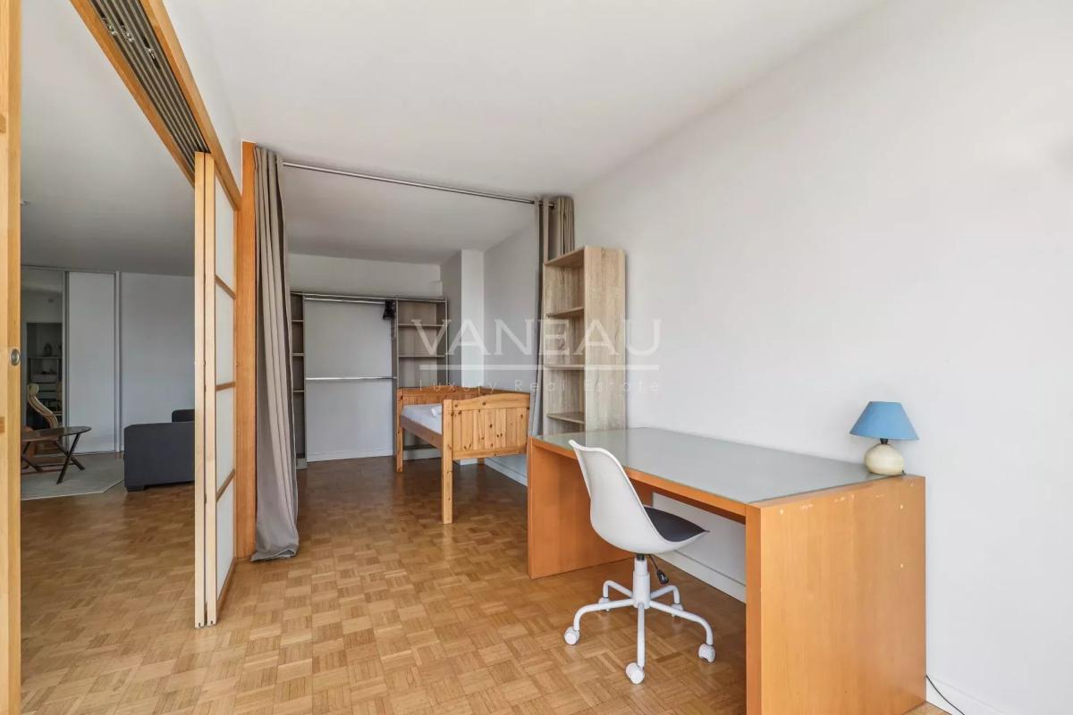 Paris 15ème - 4 pièces étage élevé - Vue dégagée