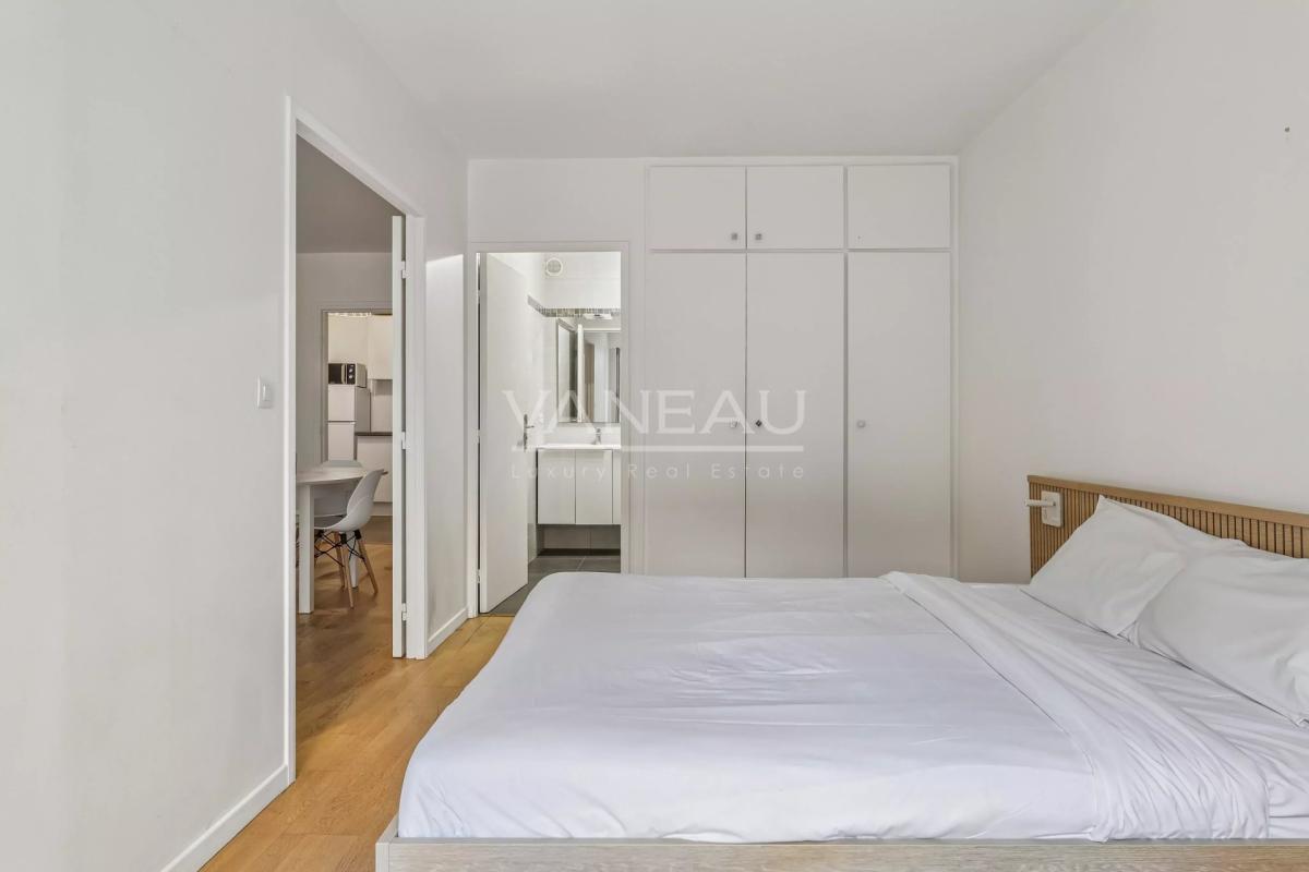 Paris XVIe - Muette - Rez de Jardin au calme absolu.