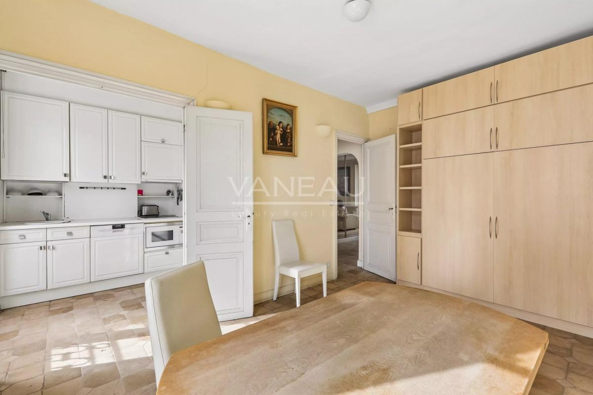 PARIS VIIe - quartier des antiquaires - 2 chambres