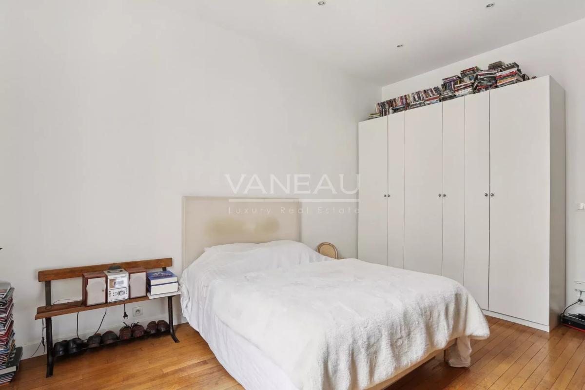 Paris VIIIe - A proximité du parc Monceau et de l’Etoile.