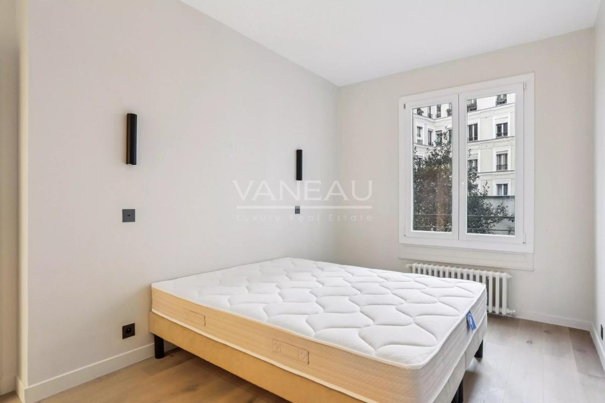 Neuilly Sur Seine - Vue tour Eiffel.