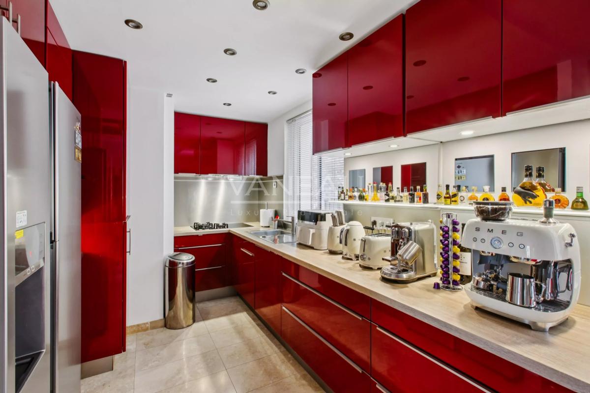 Paris XVIe - Trocadéro - Etage élevé