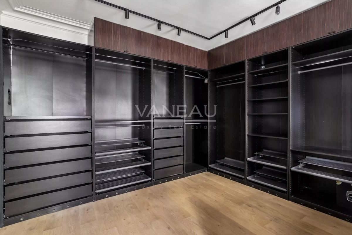 Paris XVIe - Muette - Maison rénovée avec rooftop - Vue dégagée