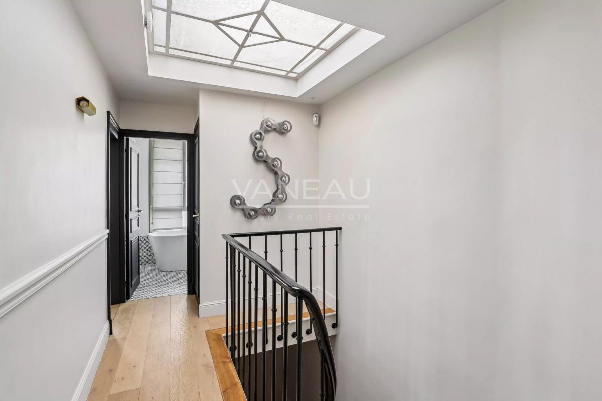 Paris XVIe - Muette - Maison rénovée avec rooftop - Vue dégagée