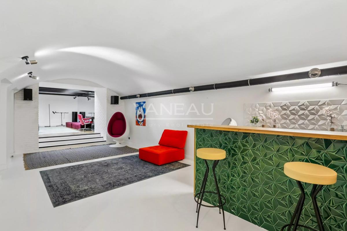 Paris XVIe - Muette - Maison rénovée avec rooftop - Vue dégagée