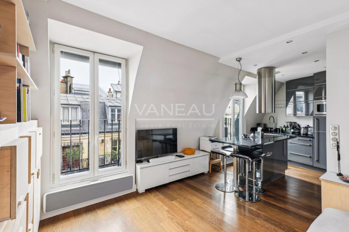 Paris XVIe - Trocadero -  Pied à terre en dernier étage