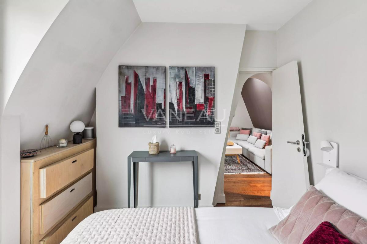 Paris XVIe - Trocadero -  Pied à terre en dernier étage