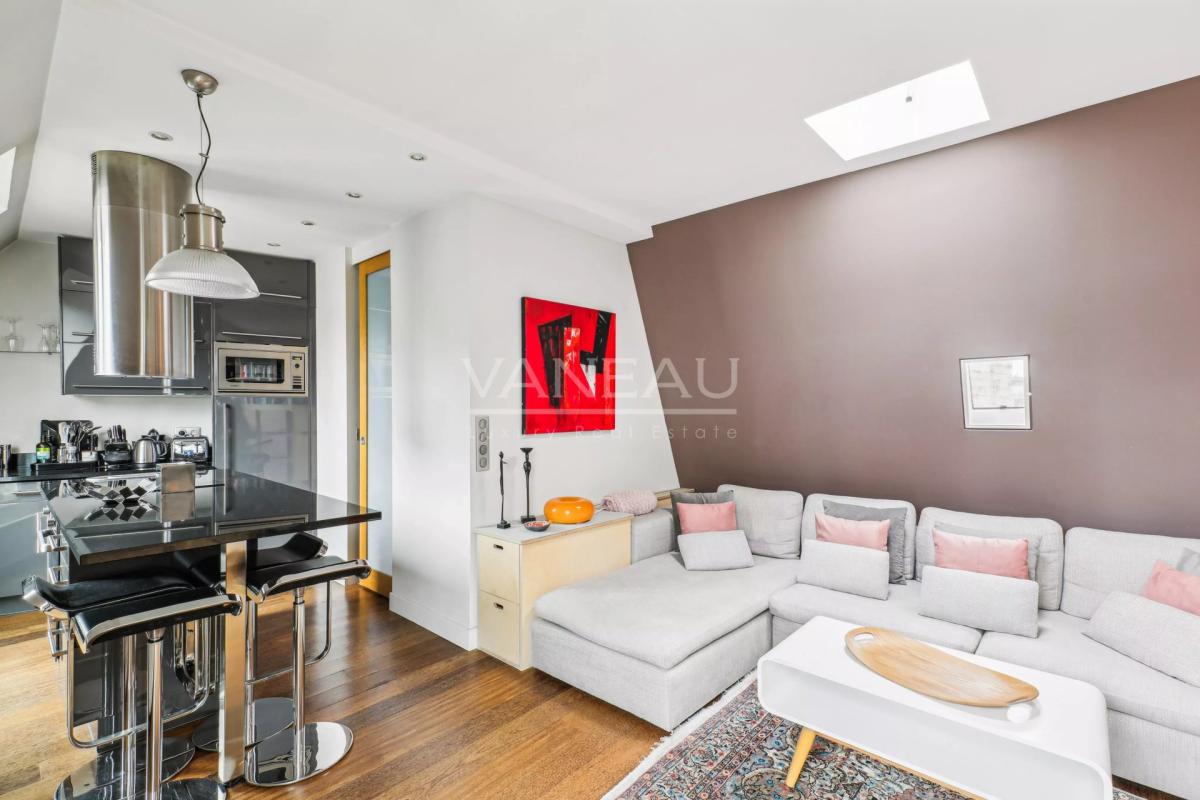 Paris XVIe - Trocadero -  Pied à terre en dernier étage