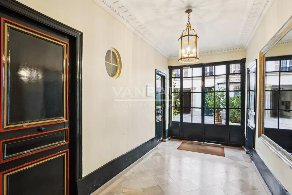 PARIS VIIIe - Proche Place Beauvau