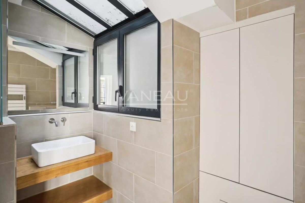 PARIS VIIIe - Proche Place Beauvau