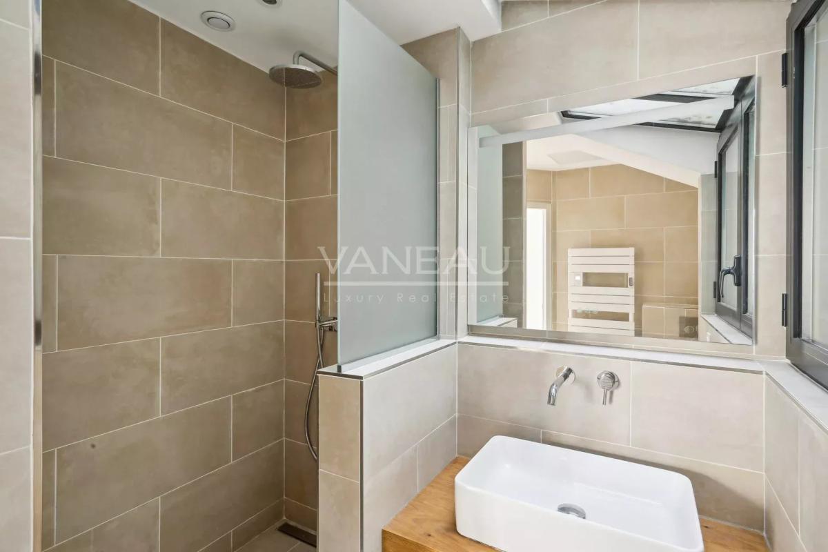 PARIS VIIIe - Proche Place Beauvau