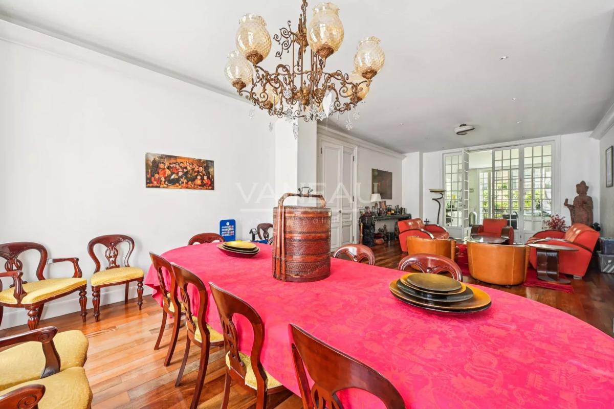 Paris XVIe - Square Lamartine - Hôtel particulier de réception e