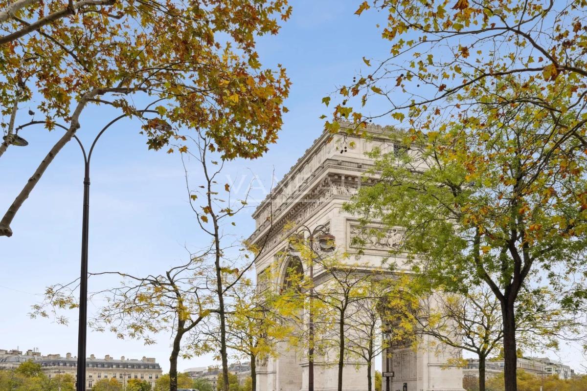 PARIS XVI - ETOILE - studio - terrasse