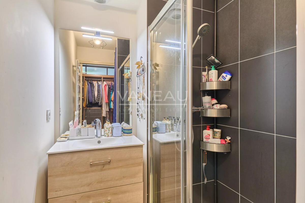 Courbevoie - Appartement 4 pièces avec jardin dans immeuble réce