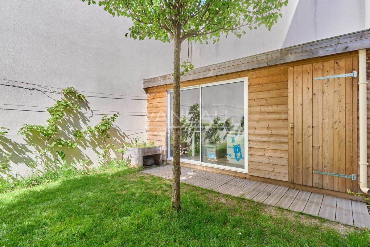 Courbevoie - Appartement 4 pièces avec jardin dans immeuble réce