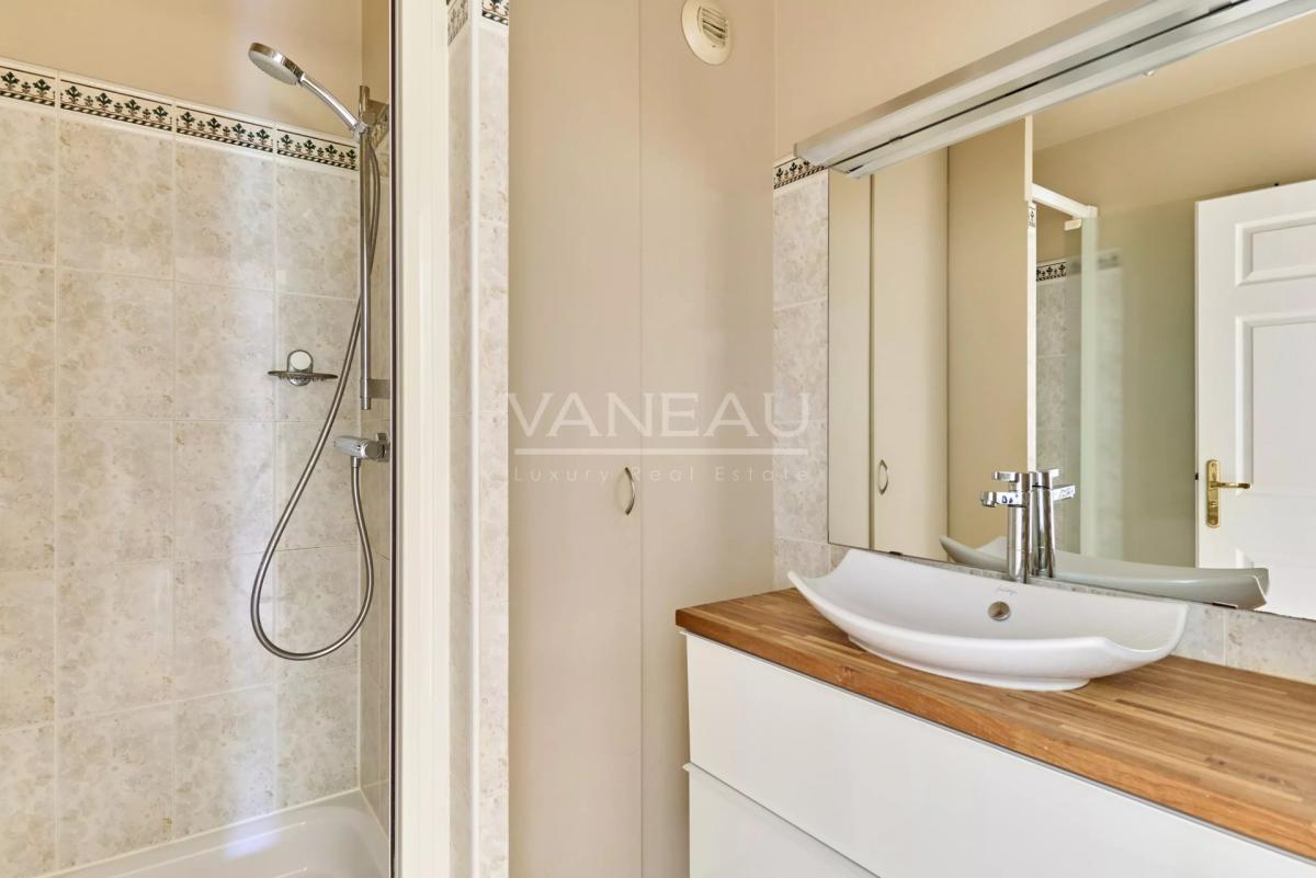 Courbevoie - Quartier des Affaires - Appartement familial avec p