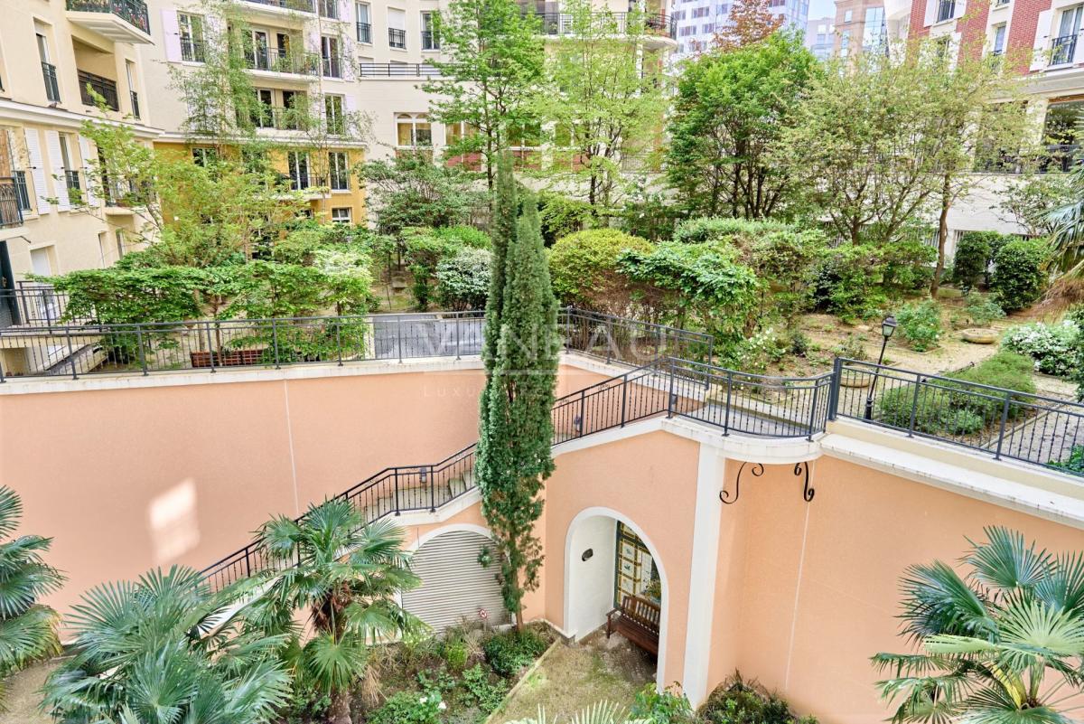 Courbevoie - Quartier des Affaires - Appartement familial avec p