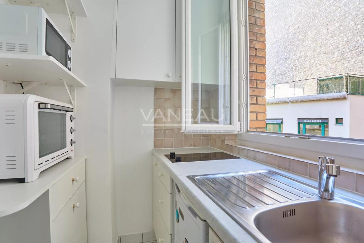 PARIS XVII - BATIGNOLLES - LÉVIS