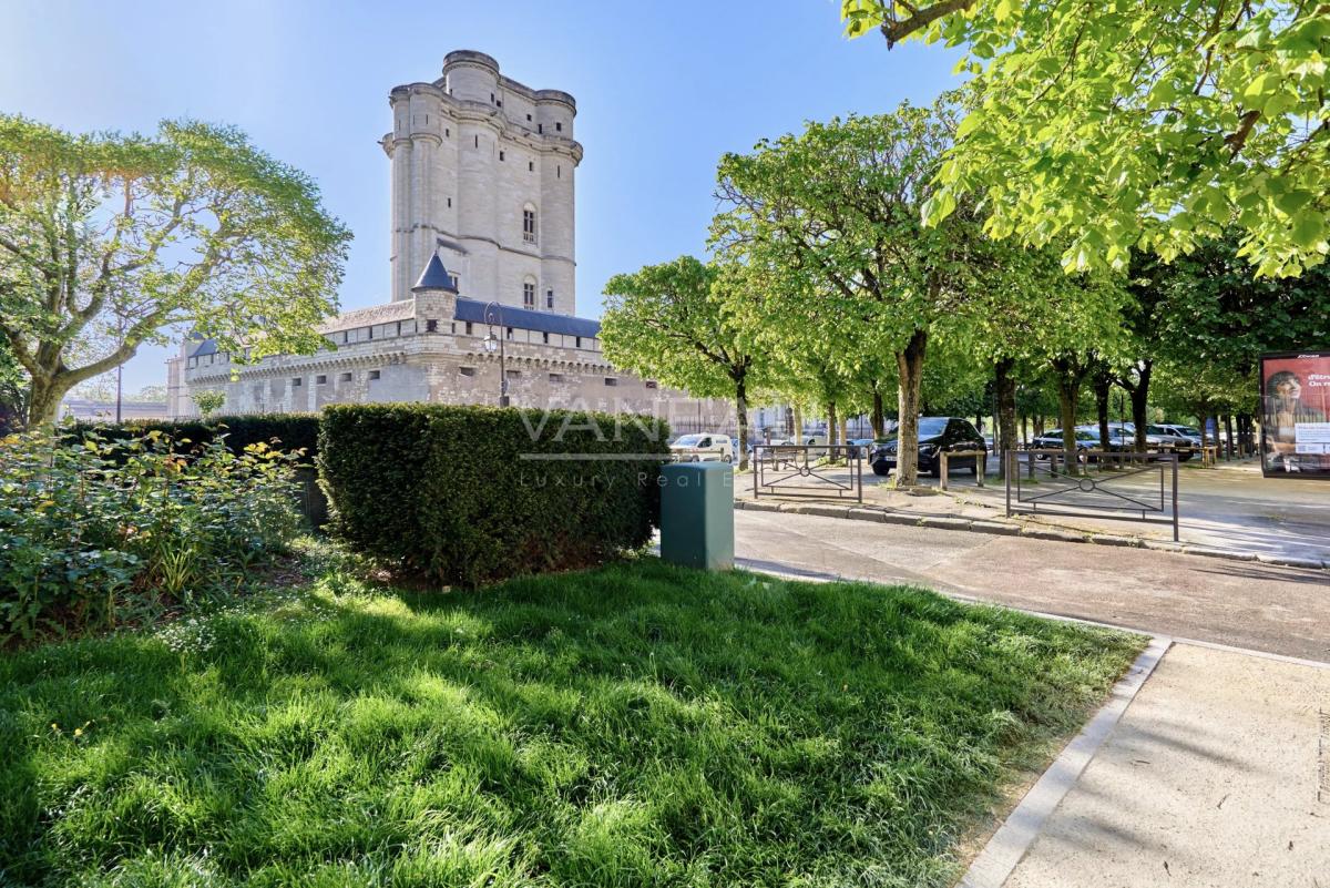 Vincennes - Bérault / Château de Vincennes - Deux pièces vue dég