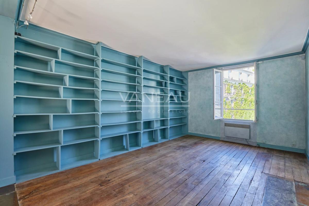 Paris VIIe - Carré des Antiquaires